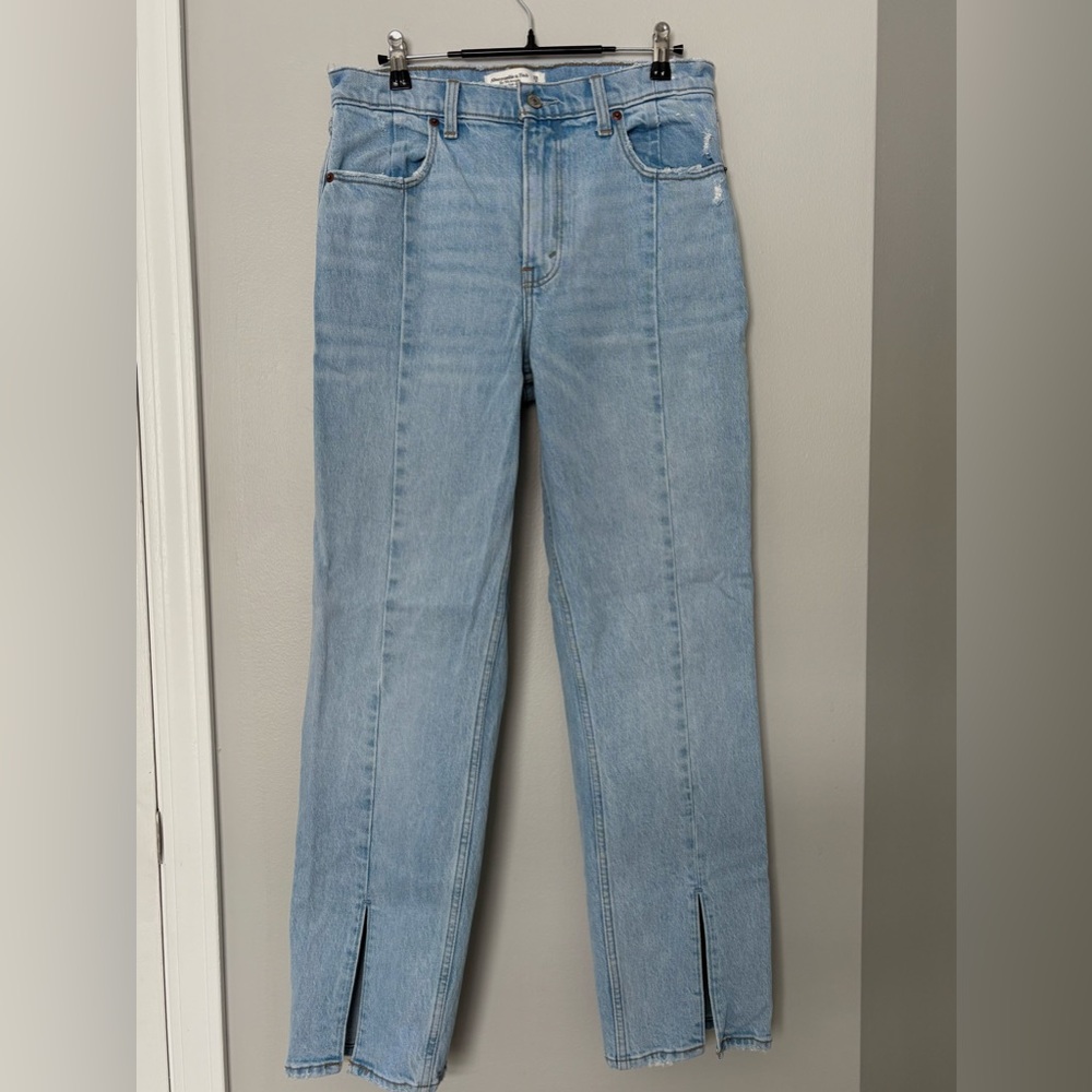 Abercrombie & Fitch The ‘90s Straight Ultra High Rise Jeans | Front seam | 29/8s